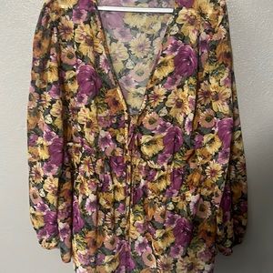 Floral sheer blouse 3XL vneck with 2 ties in front. Flowy. Yellows & purples.